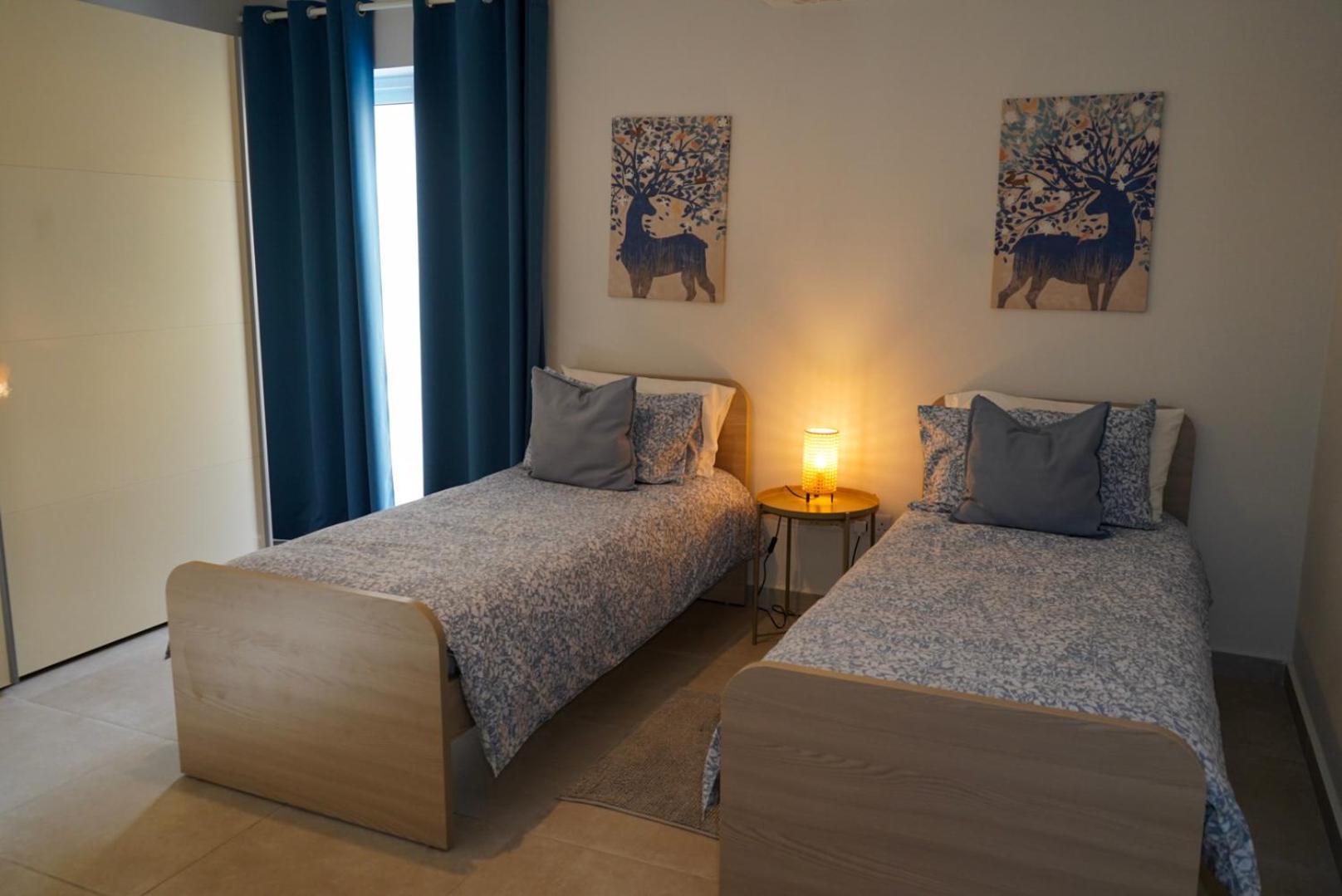 Comfort And Convenience Flat 4 Dad's Court *